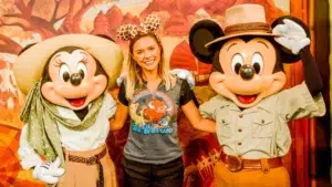 Personagens na Disney e na Universal
