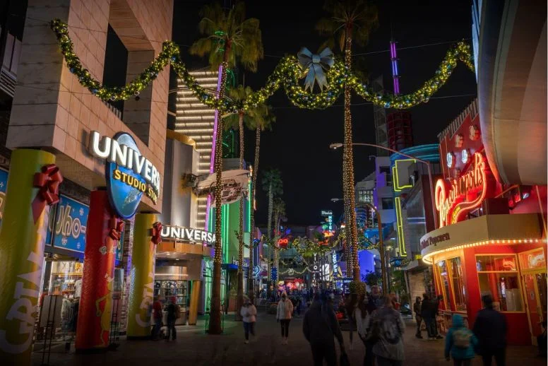 Universal Studios Hollywood, Califórnia, decorada para o Natal