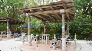 Áreas de Descanso-Typhoon Lagoon