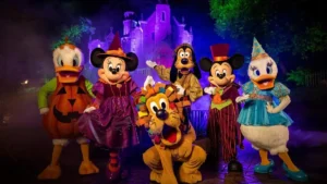 Halloween na Disney- personagens com fantasia de halloween