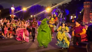 https://orlandodiferente.com.br/guia-completo-pra-aproveitar-o-halloween-da-disney-2024/