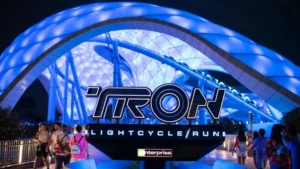 Tron no Magic Kingdom deixará de ter Fila Virtual 