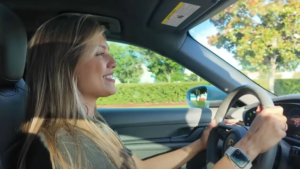 Fernanda Batista, Orlando Diferente, dirigindo pela cidade de Orlando com carro alugado