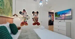 Quarto temático Disney (Mickey e Minnie) da casa 7864 da OD Homes